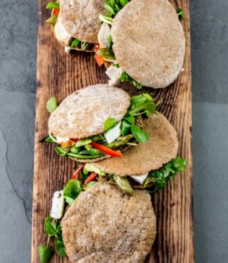 Shaorma cu burger vegetarian